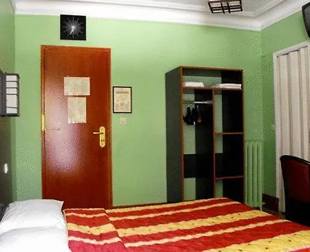 Hotell Cambrai Paris